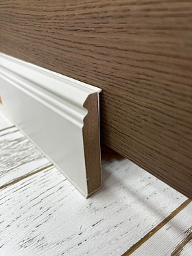 Плинтус Cubu Гамбург 100*16*2500 Белый