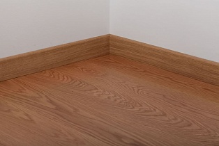 Плинтус шпонированный Tarkett 20x80 ДУБ Амер., Антик, Натур